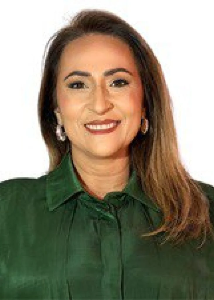 PROFESSORA NAYLA (NAYLA CARDOSO COSTA ARRUDA)